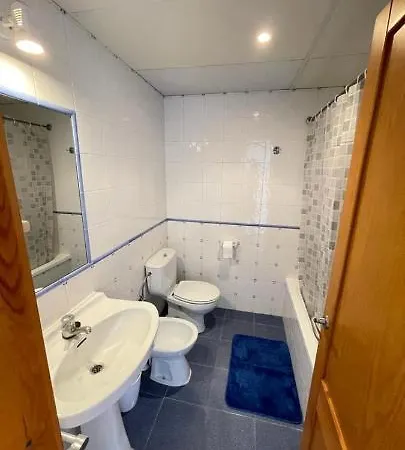 Apartamento Bonito Con Terrazas Y Aparcamiento.
